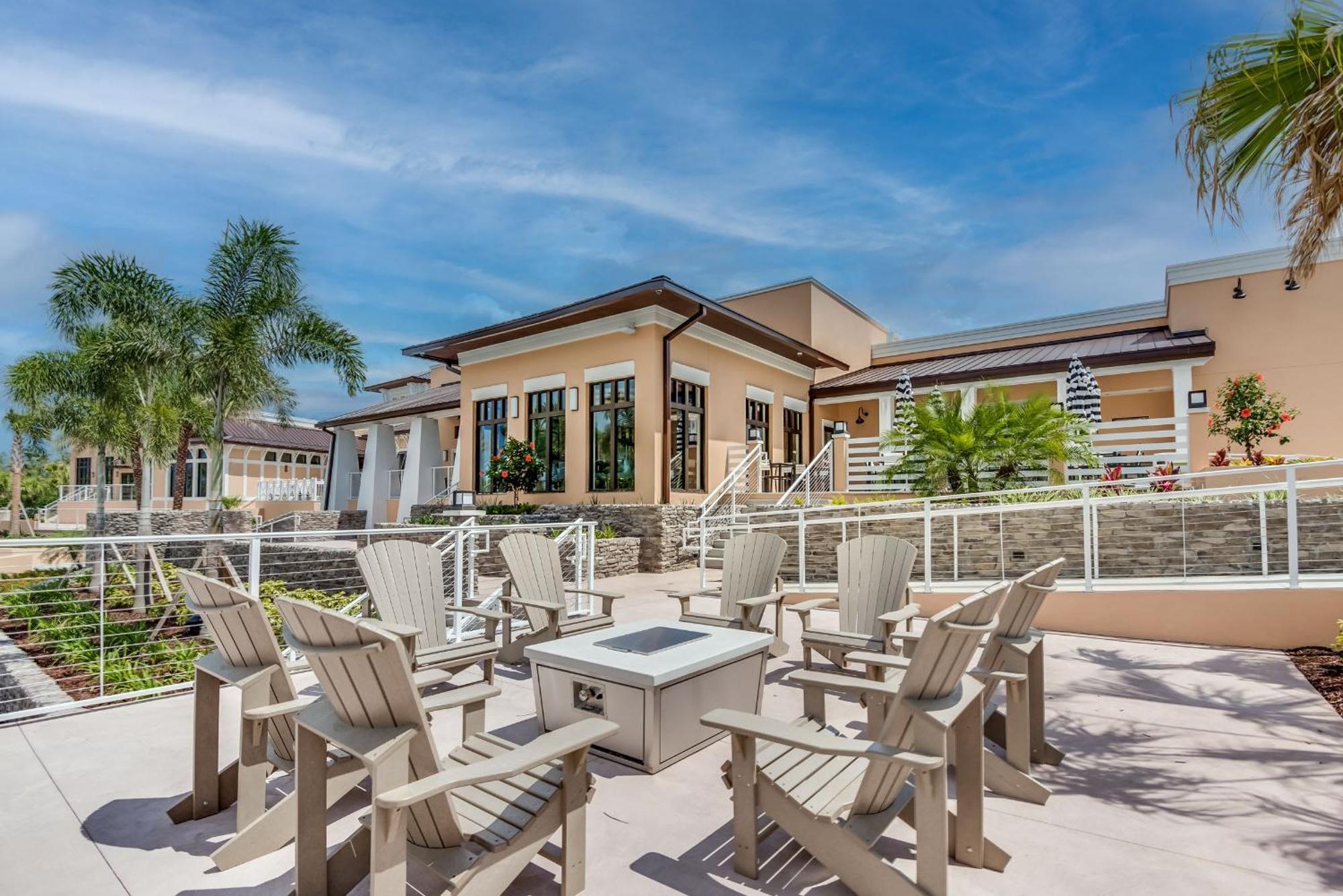Upstay - Solara Retreat W Pool And Hot Tub Holiday home